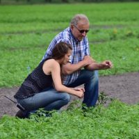 Albert Dun and Esther Molenwijk in the hemp field Dutch Harvest Dun Agro